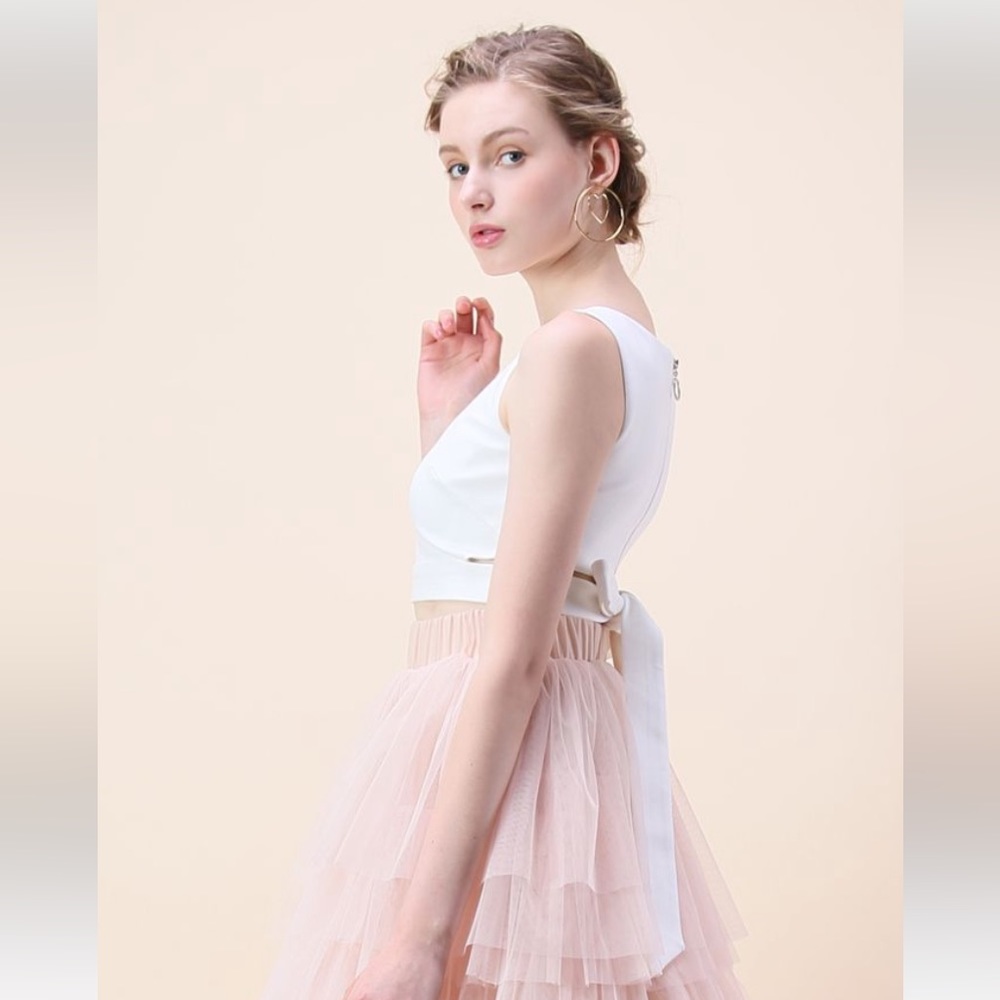 A Fan Of Bowknot Crop Top In White